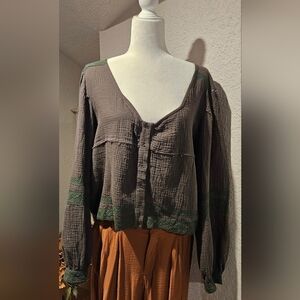 POL Size Small Green Blouse
